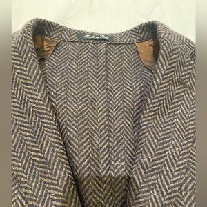 44R wool/silk unlined blazer. Double vent / 2 button/ patch pocket